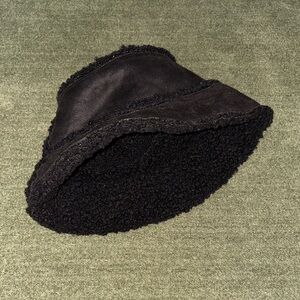 Black Shearling Bucket Hat